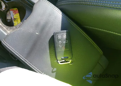 2015 Volvo Xc60 T5 from USA, damaged, VIN YV440MDJ2F2729526